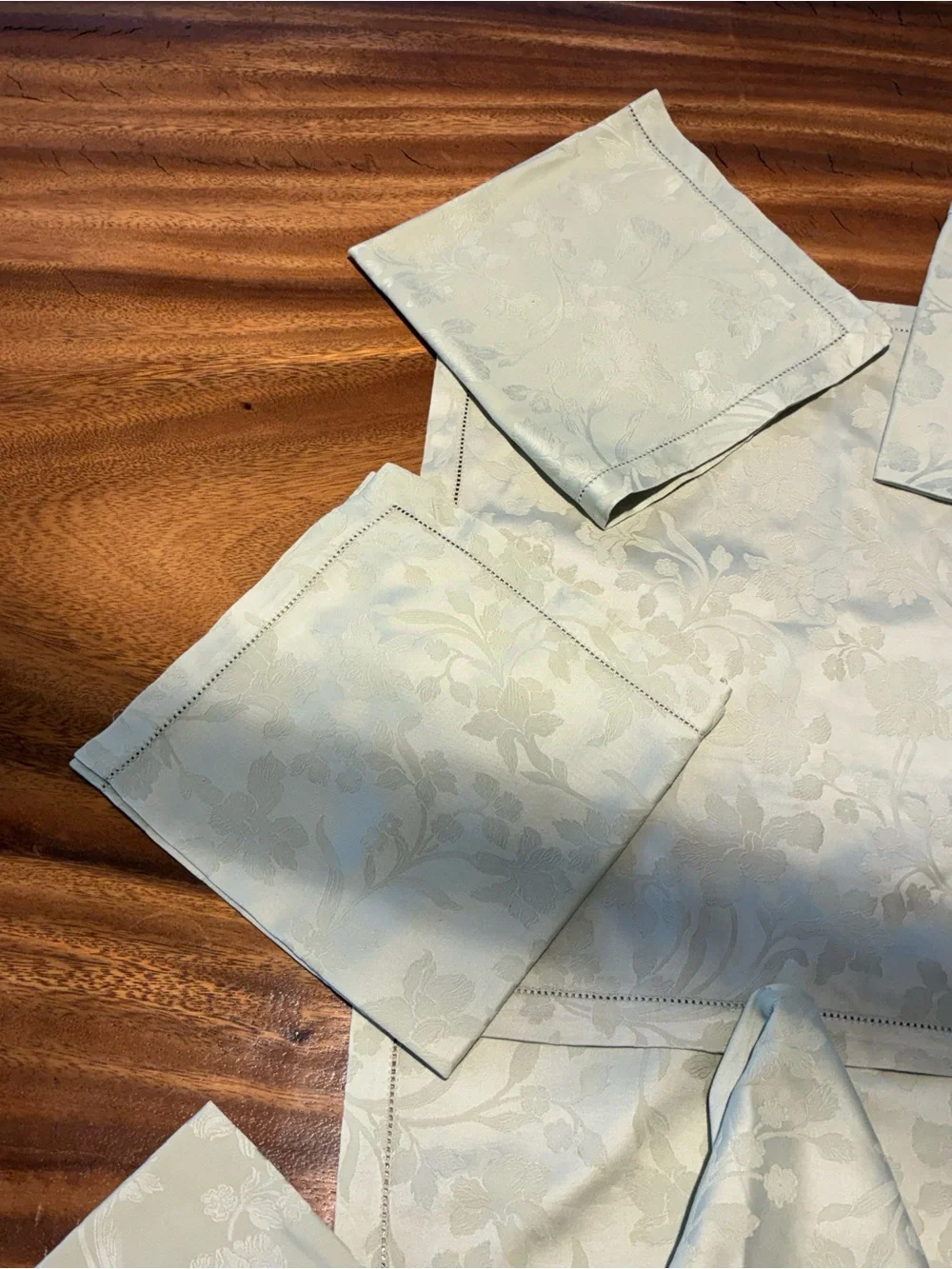 Frette Linen-Blend Placemats and Napkins Set in jaquard